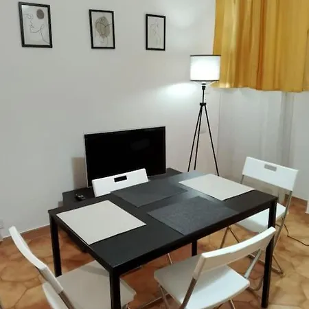 Angolo Di شقة *