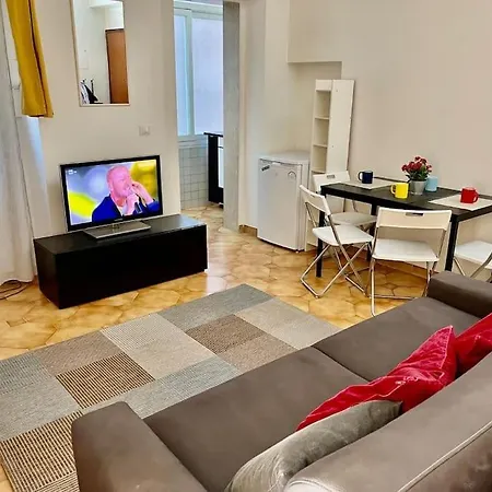 Angolo Di شقة